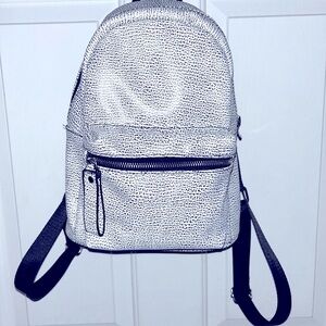 Atmosphere mini back pack